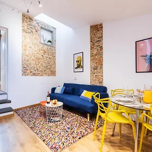 Historic Center Renovated Apartment- Amazing Location-by Likehomeflorence Florence